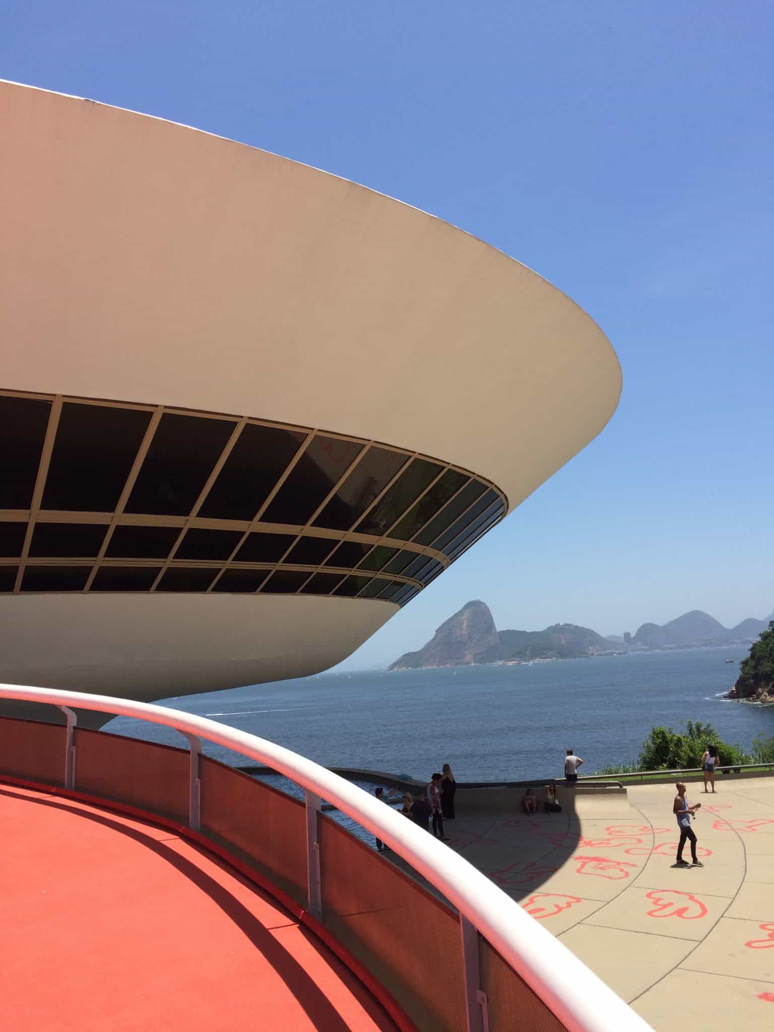 Museu de Arte Contemporânea de Niterói beleza arquitetura e arte