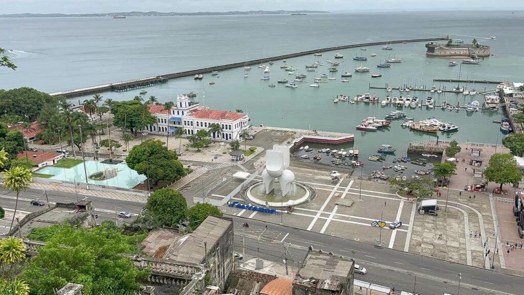 Vista da Cidade Baixa de Salvador, desde o Elevador Lacerda