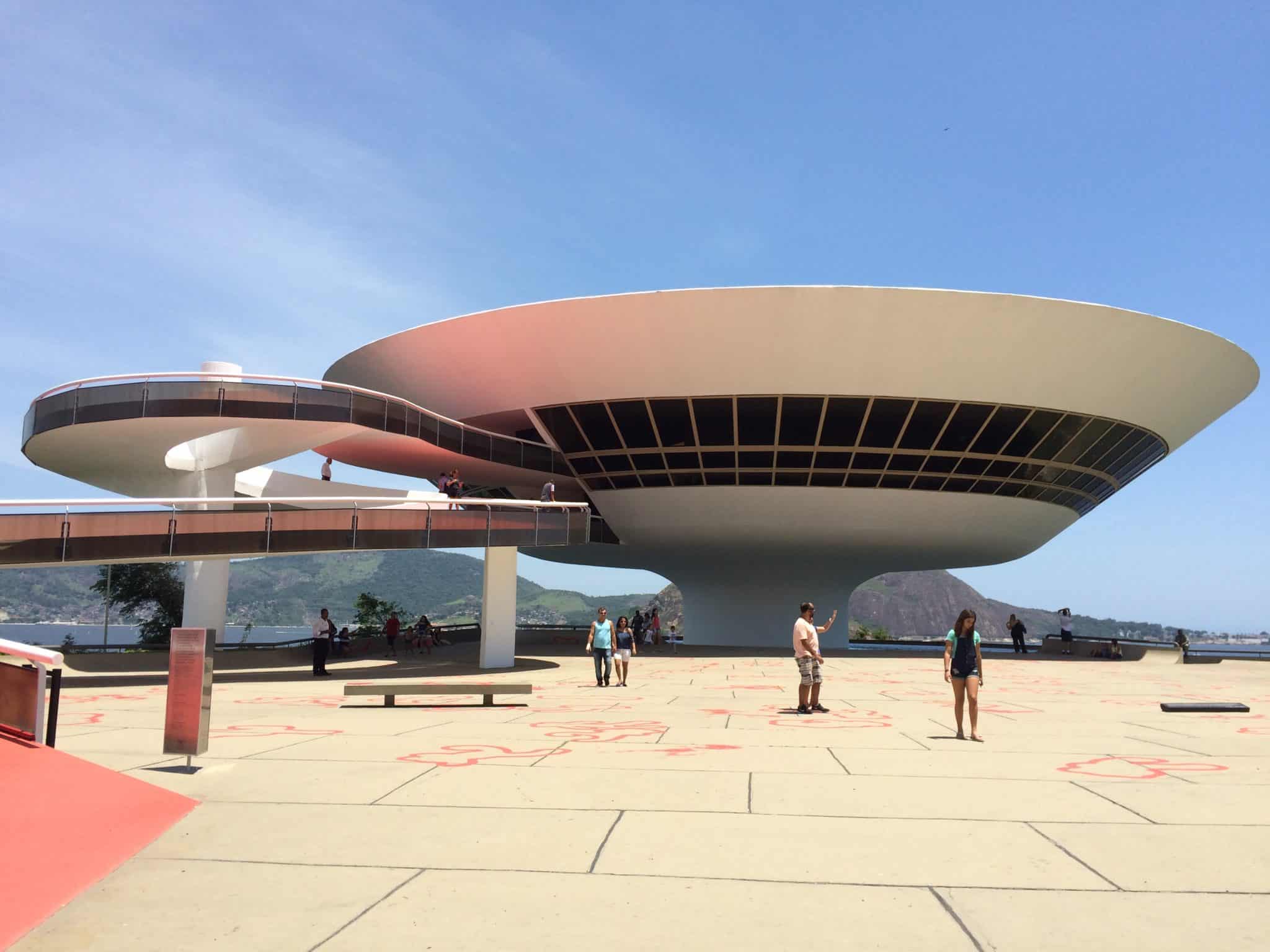 Museu De Arte Contemporânea De Niterói: Beleza, Arquitetura E Arte