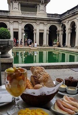 Café da manhã no Plage Café, Parque Lage, Rio de Janeiro