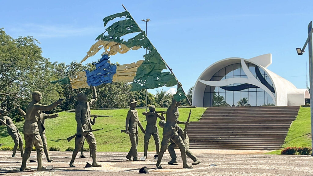 Monumento aos 18 do forte em palmas