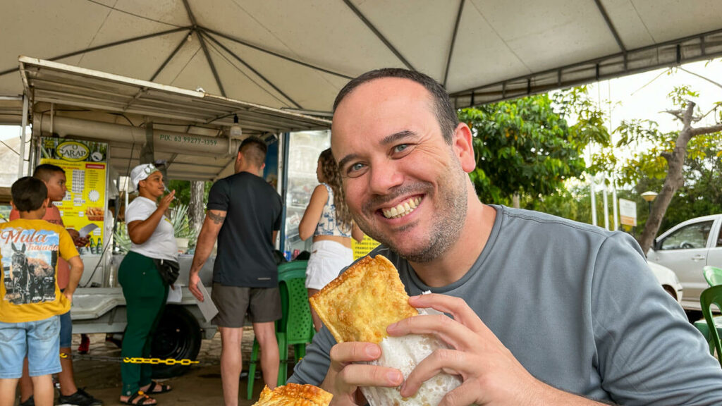 Pastel na praça em Taquaruçu