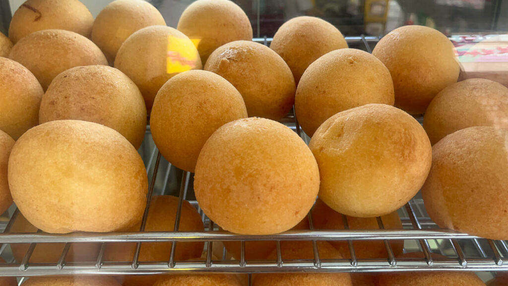 Buñuelos - comida típica colombiana