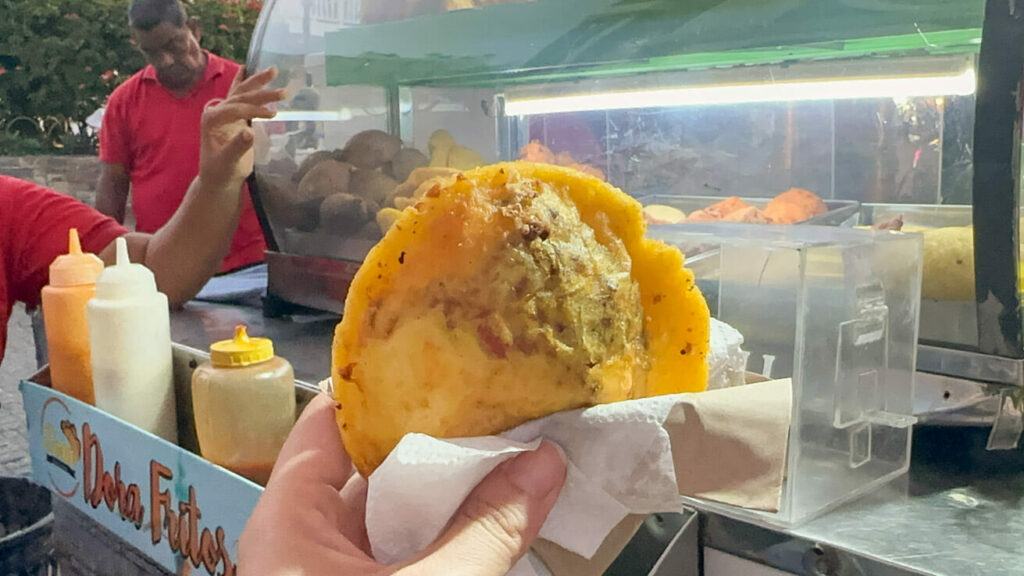 Arepa com huevos Cartagena