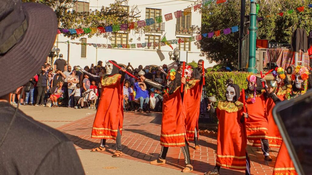 Olvero Street - Dia de Los Muertos